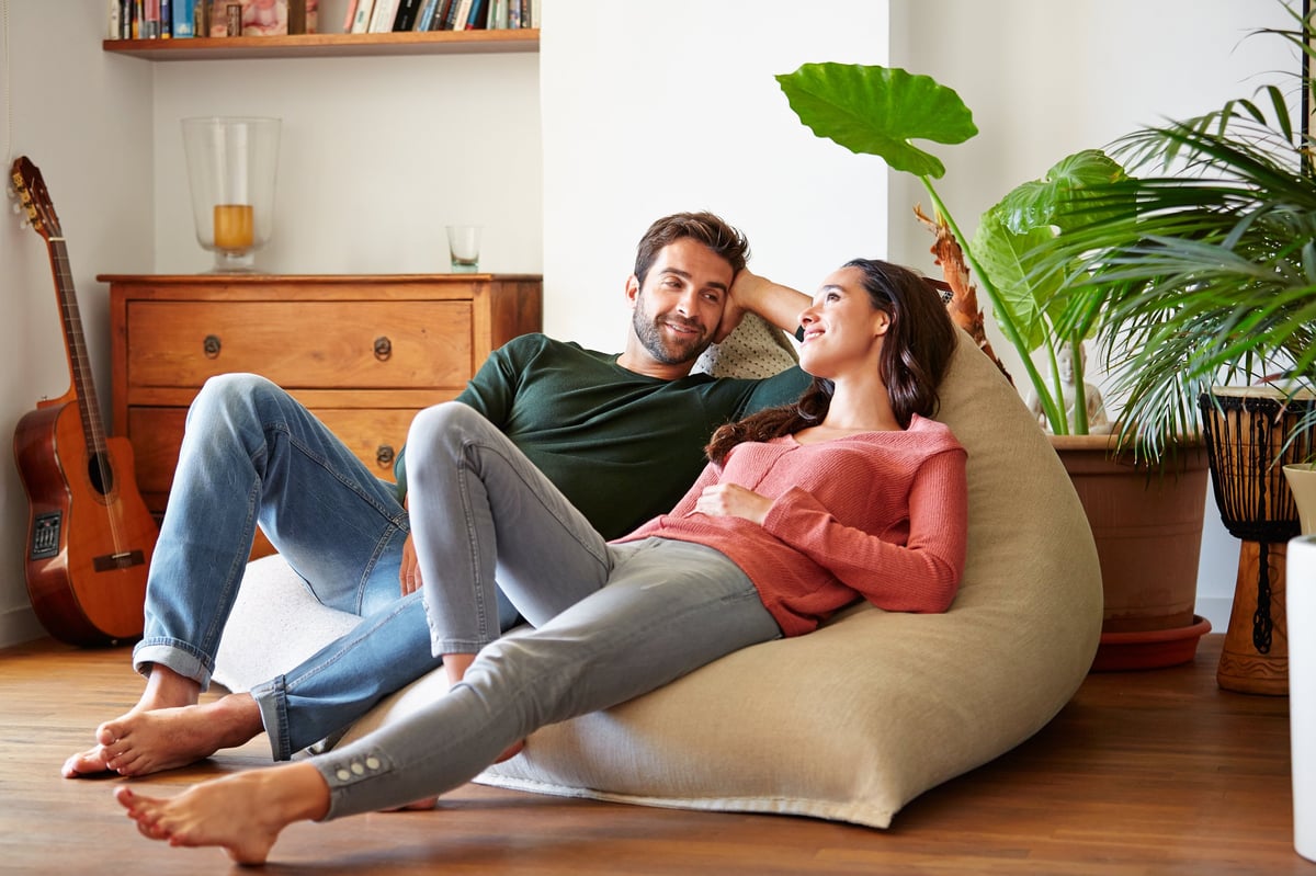 Couple reconnecting at a relationship workshop